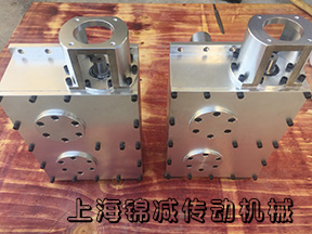 非标定做平面二次包络环面蜗杆减速机A