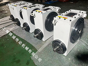 非标定制平面二次包络环面蜗杆减速机